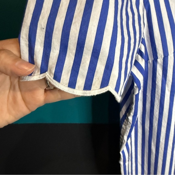 Blue Striped Top and White Pants Outfit - Picture 5 of 12